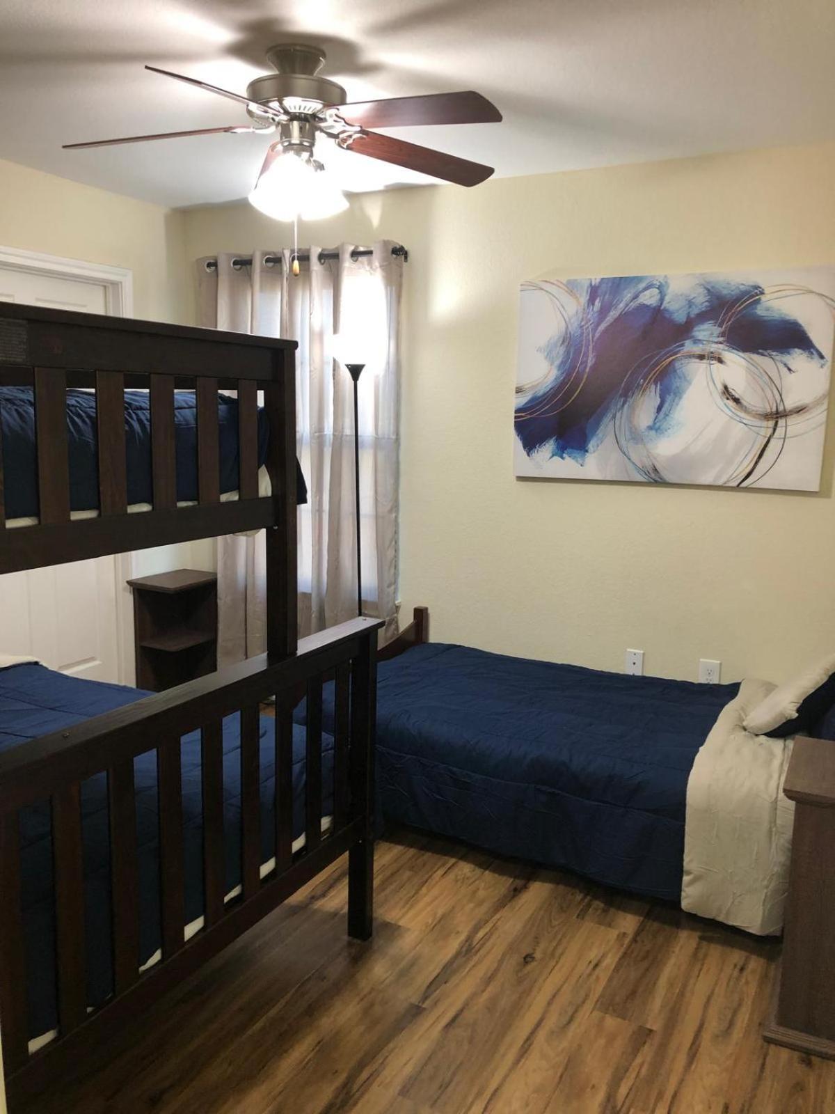 Spacious Close To The Beach, 10 Sleeps *